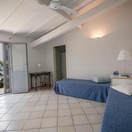 Beachfront Bungalow Nyaraló Mortola Inferiore